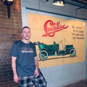 Meet your Posher, Neon